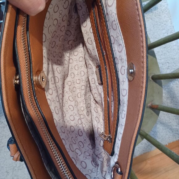 GUESS Handbag Satchel Black & White Striped with Wallet Beautiful Condition - Picture 11 of 16